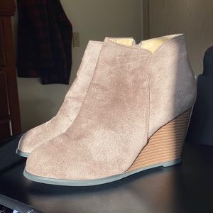 Brand New Suede 3.5” Pumps